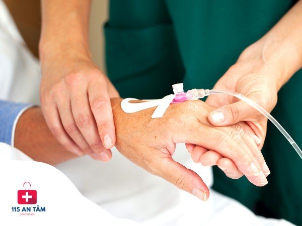 dịch vụ truyền nước tại nhà
